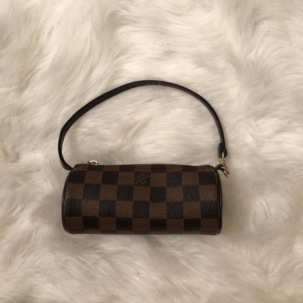 louis vuitton pouch